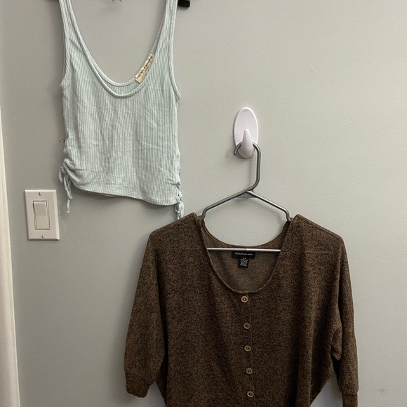 Sizes range from xs to medium. Brands: garage, forever21, urban outfitters. - Picture 4 of 14